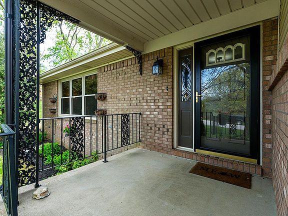 3rd image of 1051 Idylwild Dr