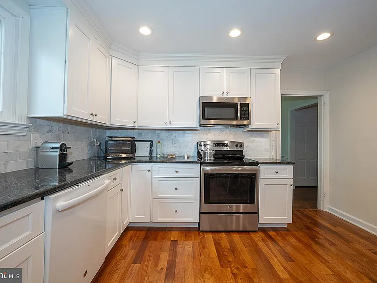 538 Conestoga Rd — Photo 11