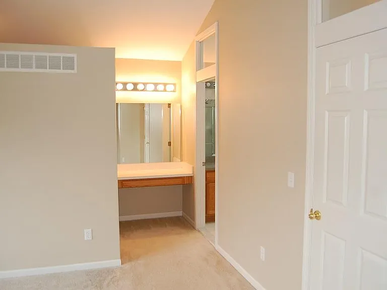 5950 Lafayette Ln — Photo 9