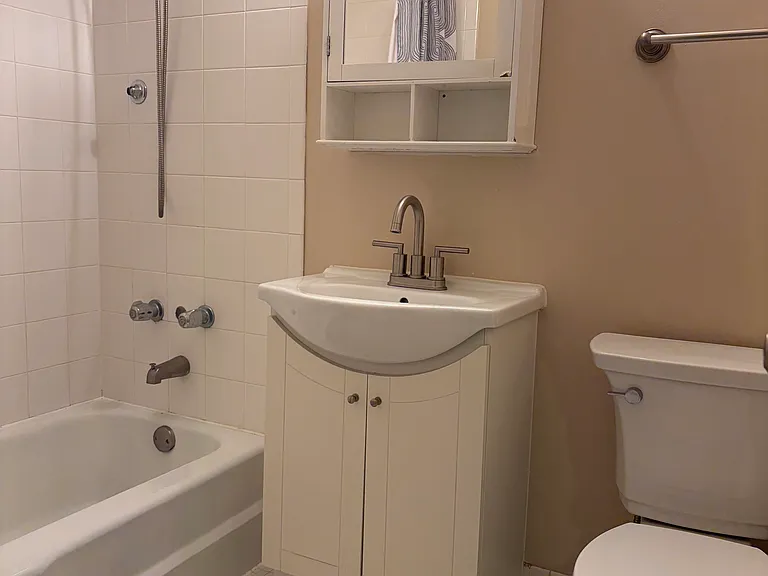 711 E Falcon Dr #201 — Photo 26