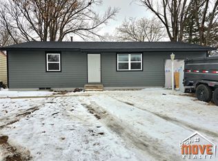 1617 N 11th St, Garden City, KS 67846
