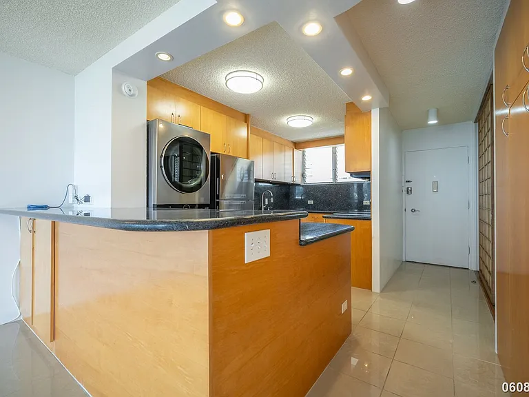 1676 Ala Moana Blvd #710 — Photo 12