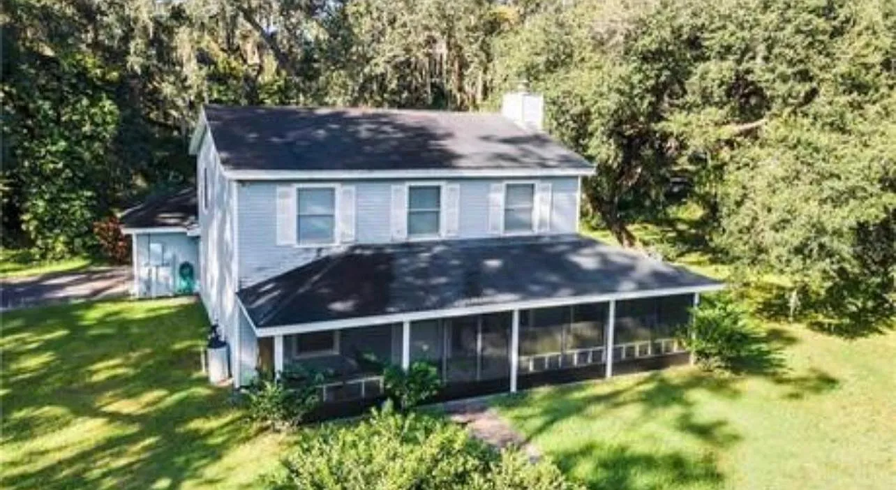 5 bed, 2000 sqft, $3,400 — Photo 2