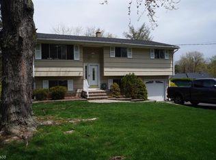 5 Messig Rd, Clinton, NJ 08809