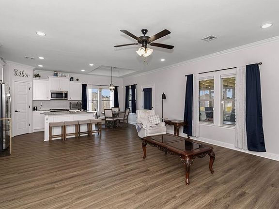 4th image of 314 Meadow Ln