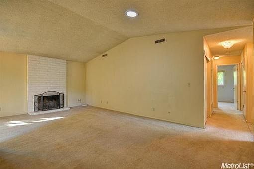 4th image of 3616 N Country Dr