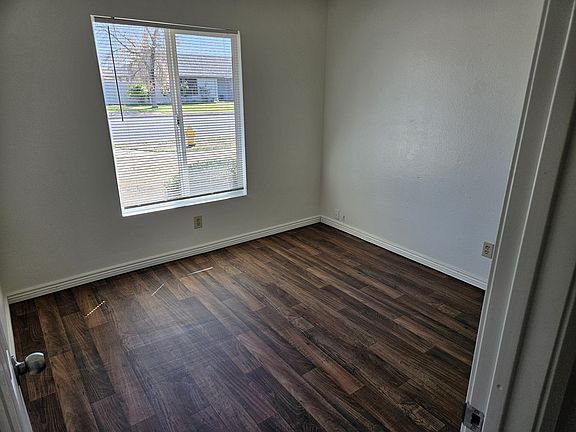 5th image of 1526 W Naranja Ave