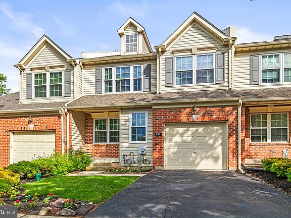 3rd image of 201 Wyncote Ct