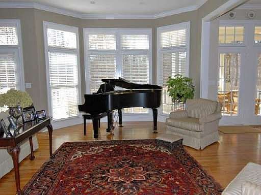 4th image of 118 N Cove Dr