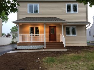 579 Maple Ave, Saddle Brook, NJ 07663