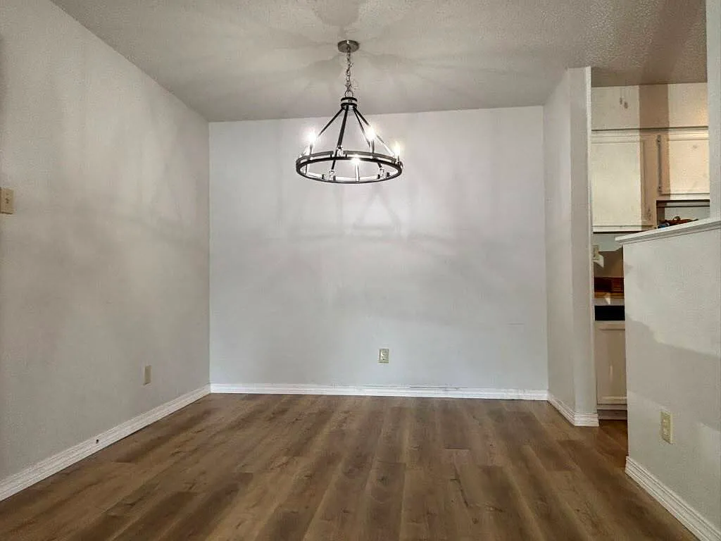 1250 Henckley Ave — Photo 3
