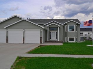 3696 Polk St S, Fargo, ND 58104