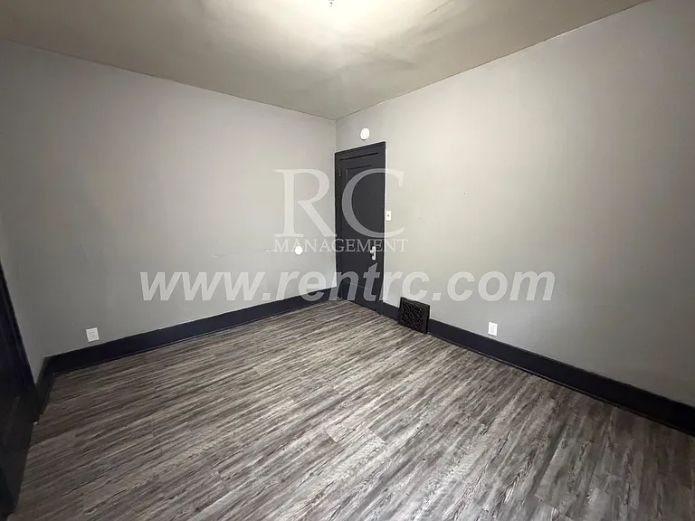 619 Harmon St — Photo 10