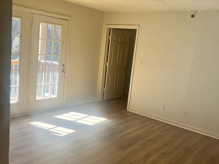 Sheraton House Apartments — Photo 9
