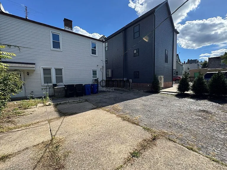 1930 E 123rd St #5 — Photo 8