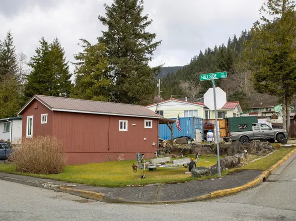 305 Garden Ln, Ketchikan, AK 99901