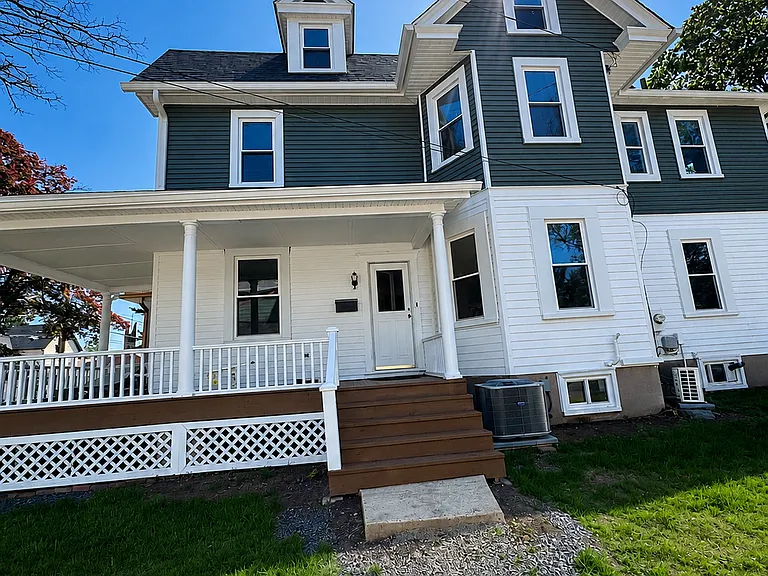 683 Knowles Ave — Photo 2