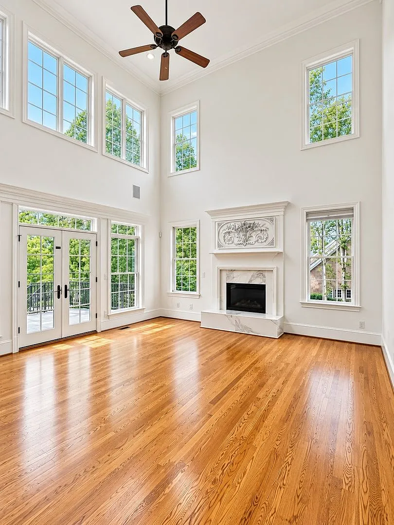 4 Bedrooms (3 En-Suite) | 5 Bathrooms | Over 5,000 Sq. Ft. | — Photo 3