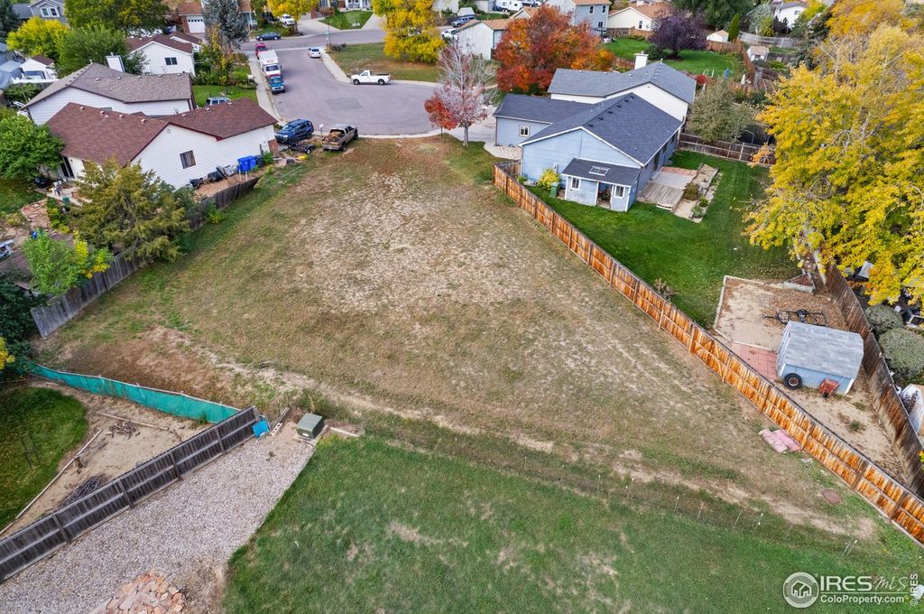 2240 Delia Ct