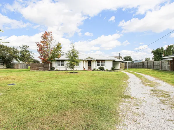 28 Horseshoe Ln, Sulphur, LA 70663