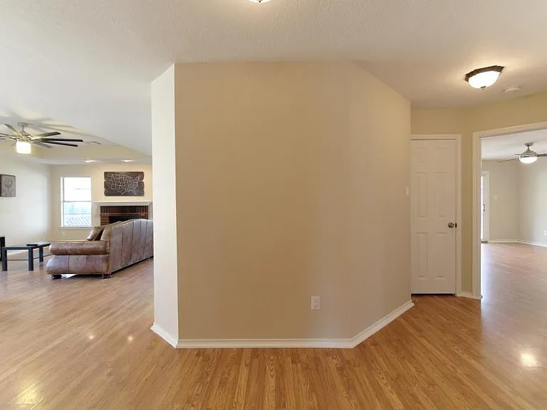 Vol Walker Dr — Photo 9