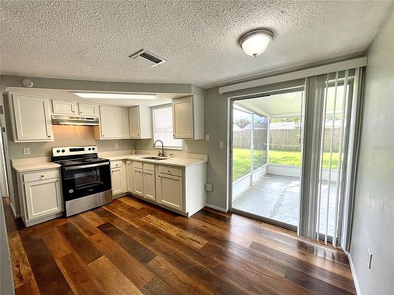 3rd image of 3426 Elkridge Dr