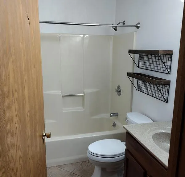 1103 Arthur Ave — Photo 18