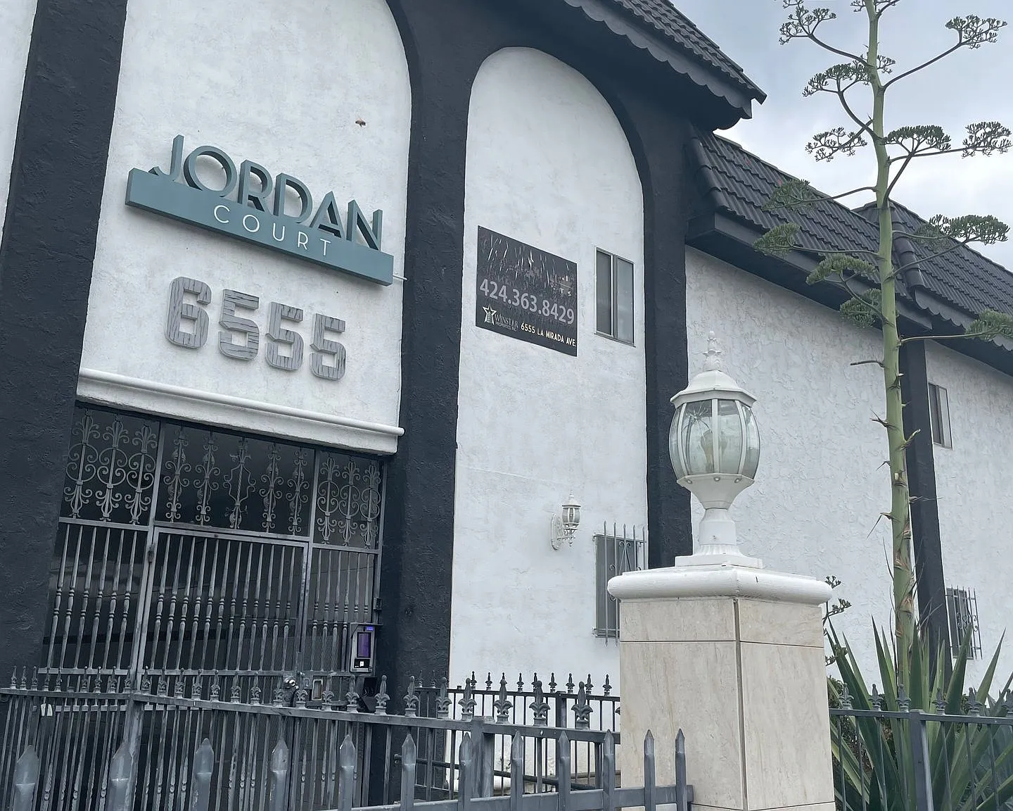 Jordan Court Apartments — Photo 3