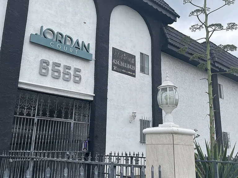 Jordan Court Apartments — Photo 4