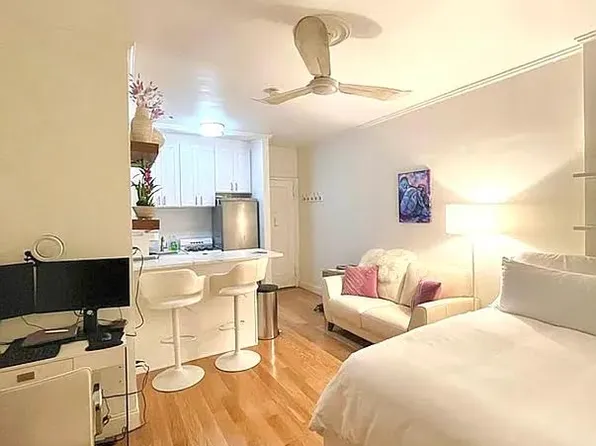 26 Bedford Street image 1 of 6