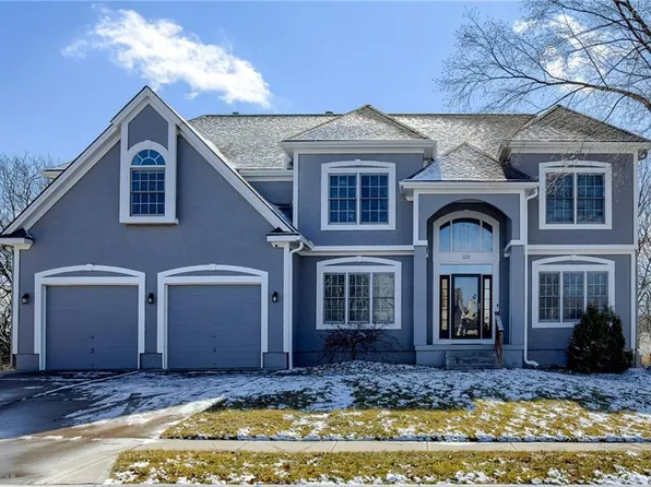 4010 SW Granite Ln, Lees Summit, MO 64082