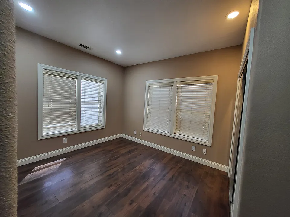 216 Spring St #1