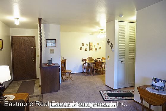 3rd image of 1420 N Wisconsin St APT 207