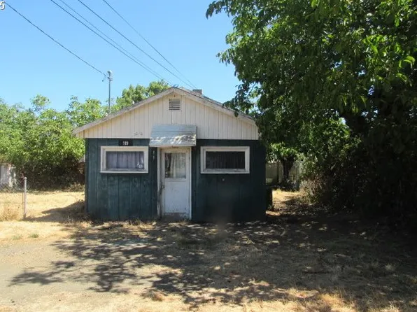 119 Walnut St, Myrtle Creek, OR 97457