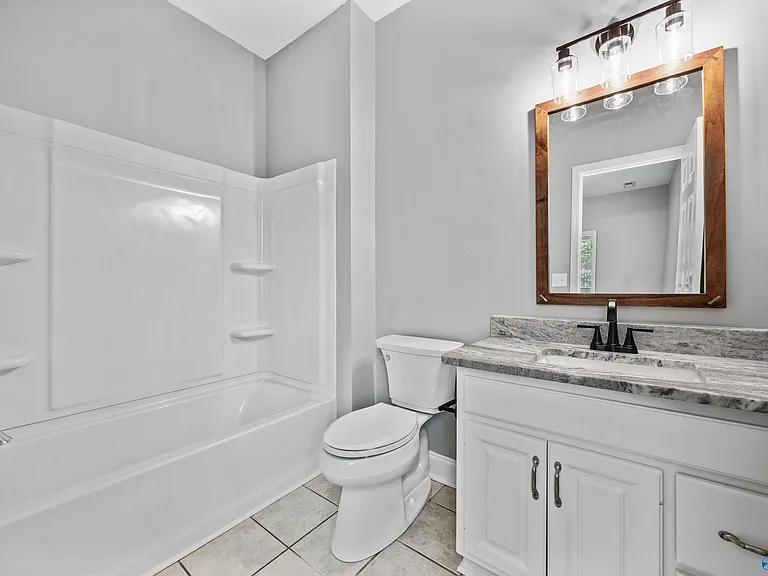 5104 Frankford Dr SE — Photo 22