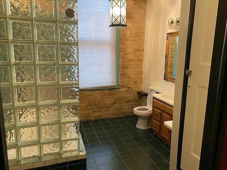 1846 W Henderson St #1846 — Photo 36