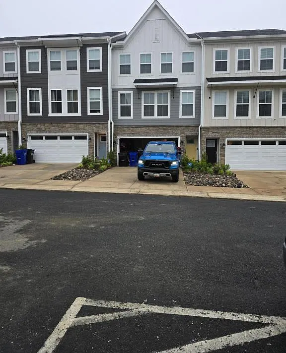 3803 Drayton Ct — Photo 2
