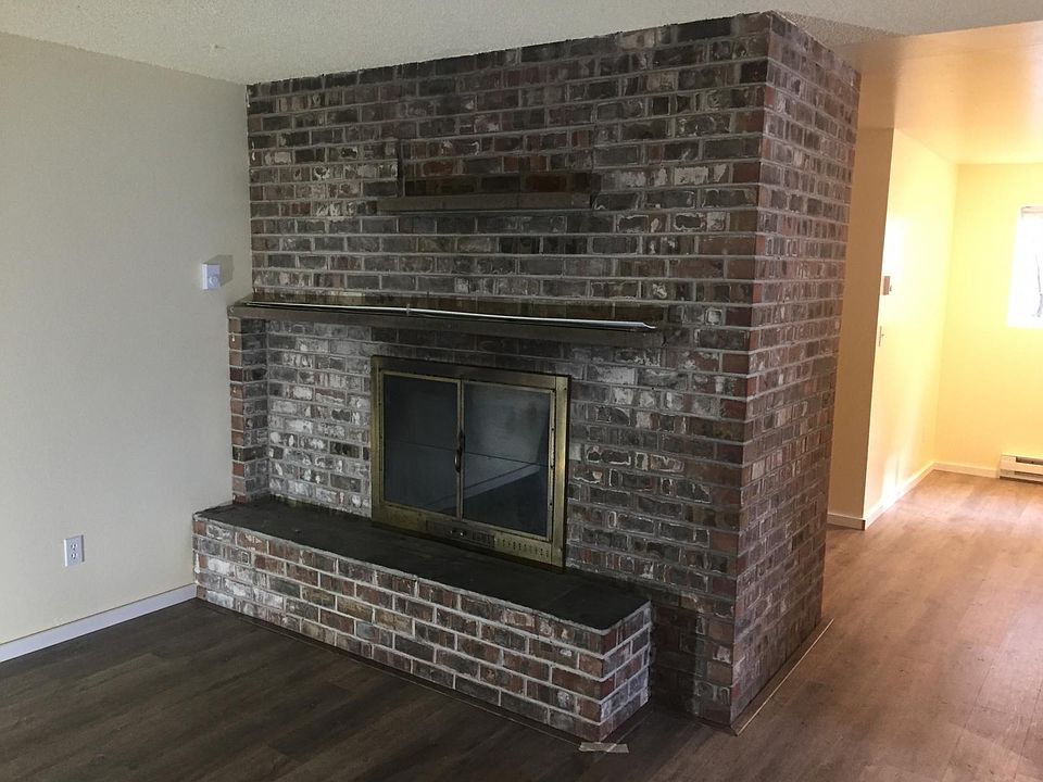 1st image of 5622 168th St SW APT 2