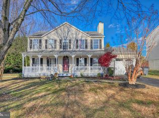 5876 Pontiac Dr, Woodbridge, VA 22193