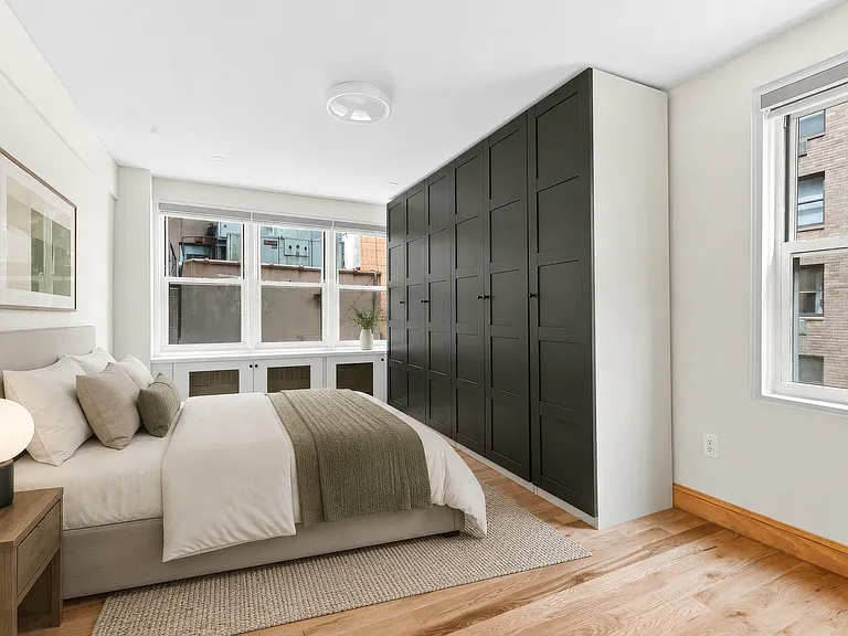 141 E 55th St #2H — Photo 3