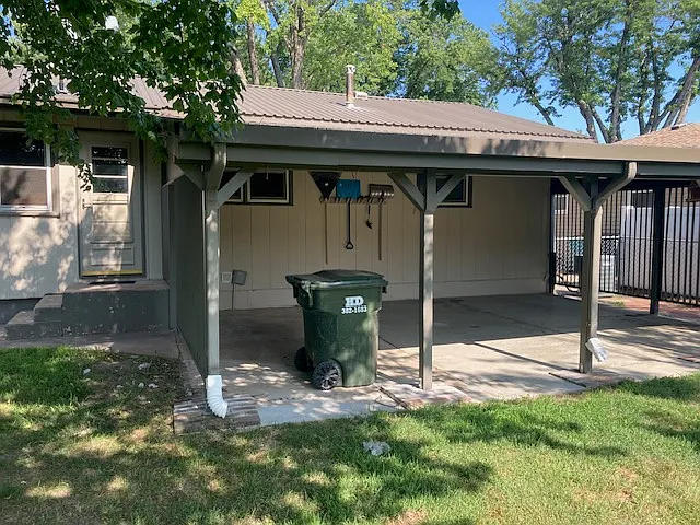 1014 N Sherman Ave — Photo 12
