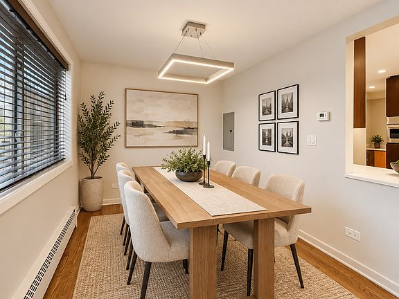 4th image of 2722 Central St APT 4S