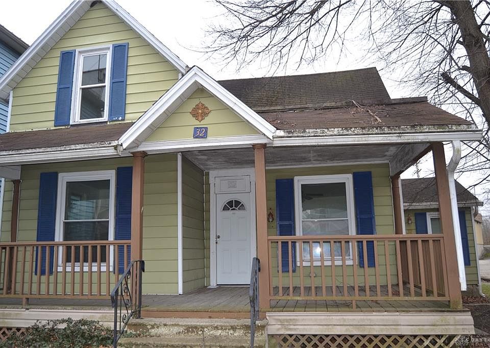 1st image of 32 E Main St
