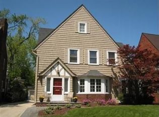 3290 Stockholm Rd, Shaker Heights, OH 44120