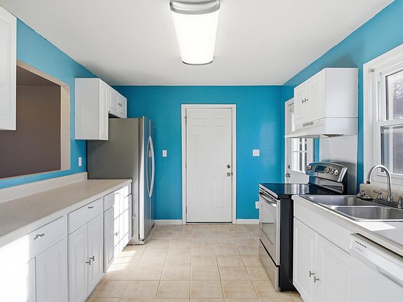 3rd image of 6704 Dudley Ferry Rd