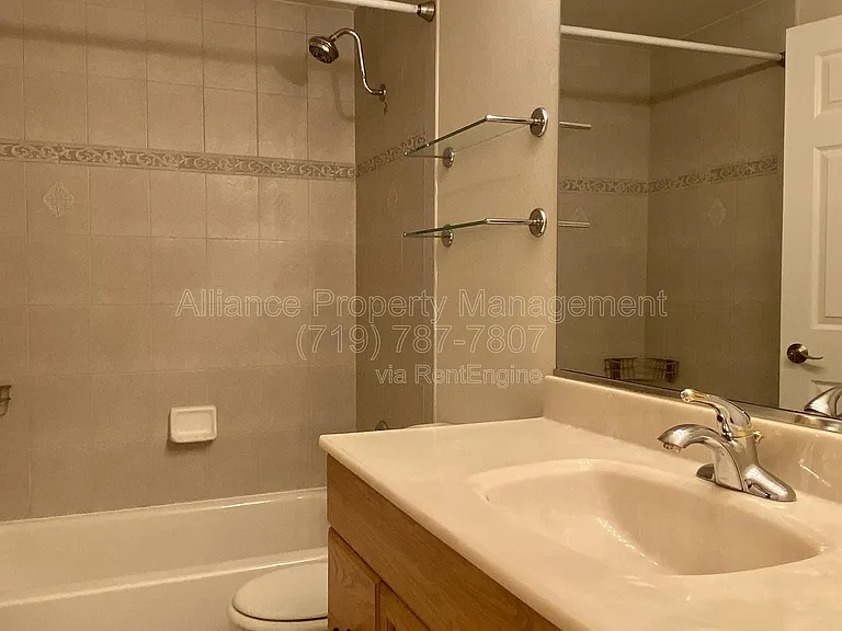 2825 Dristol Dr — Photo 38