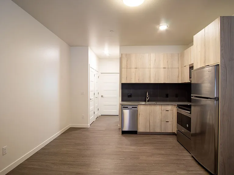 1616 SE Insley St #2 — Photo 1