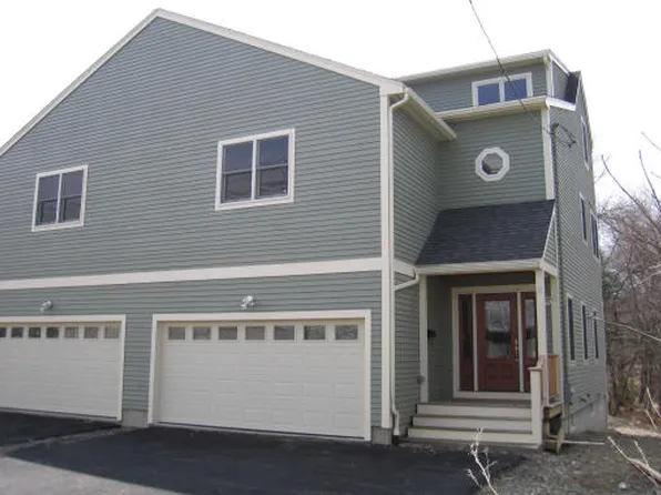 31 Florence St #31, Newton Center, MA 02459
