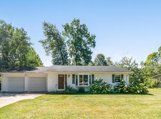 55906 Driftwood Dr, Colon, MI 49040