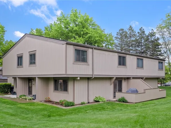 11929 Harbour Light Dr #1929, North Royalton, OH 44133